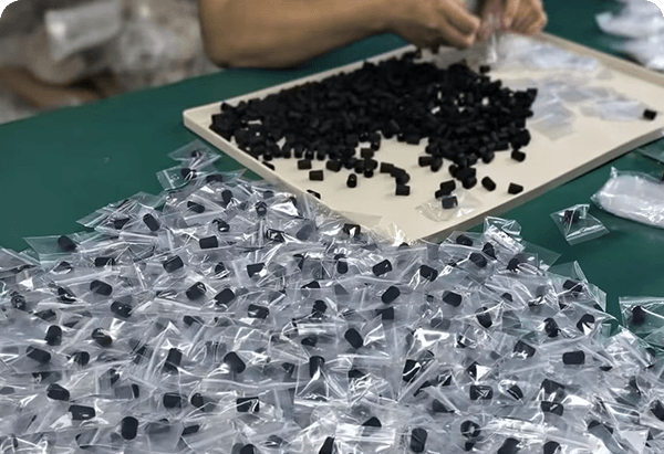 工厂作业空间，支持项目开发与生产流转